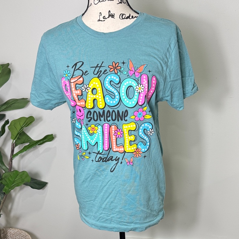 LOVE IN FAITH Blue Graphic T-Shirt with Colorful Print Size S Women’s